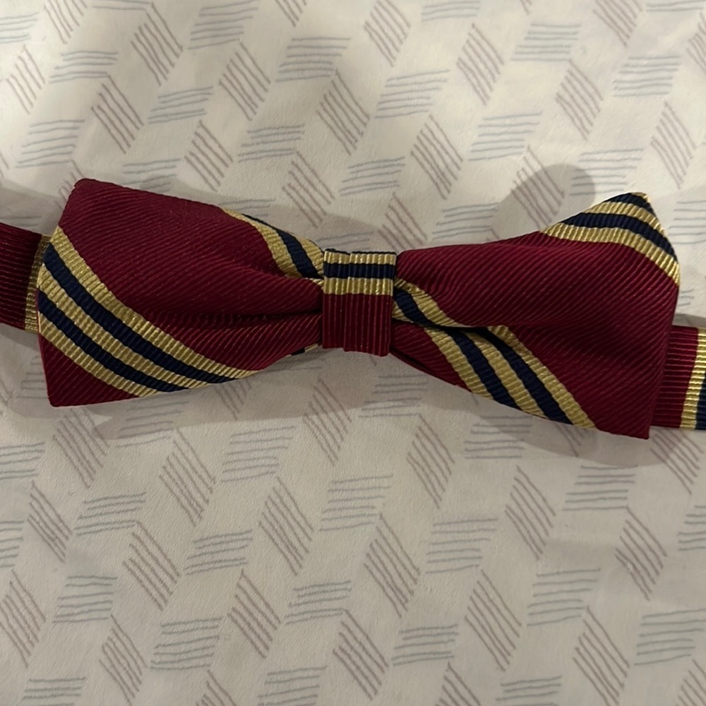 Brooks Brothers adjustable bow tie